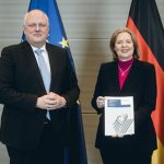 Der Bundesdatenschutzbeauftragte Ulrich Kelber hat seinen 31. Tätigkeitsbericht an die Präsidentin des Deutschen Bundestags
