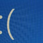 Bluescreen mit traurigem Smiley