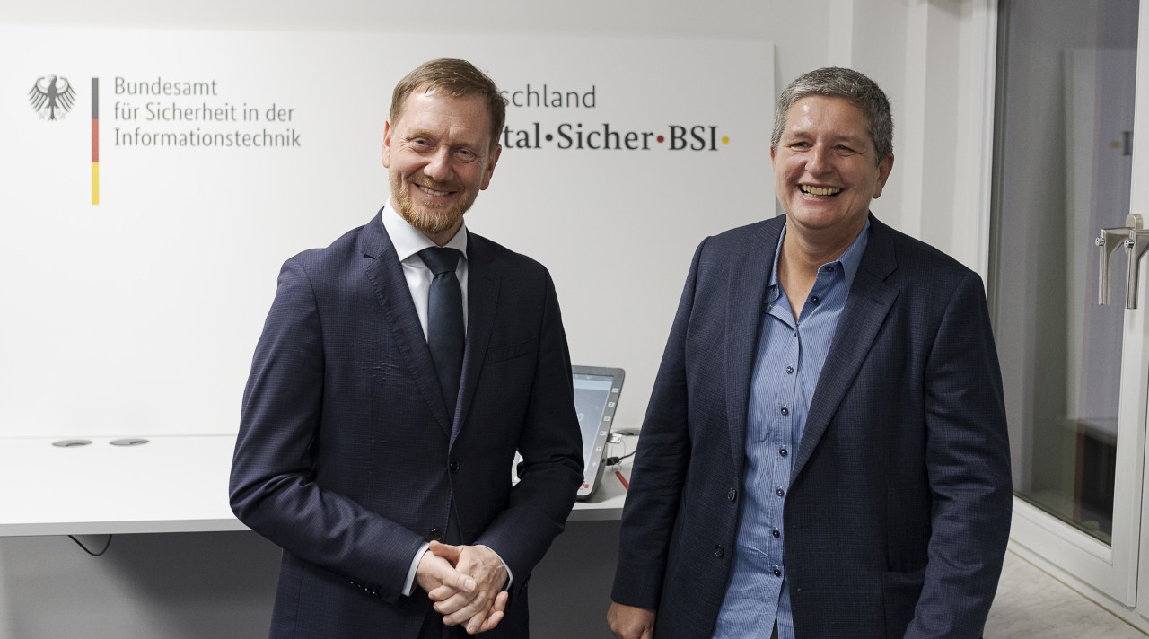 Ministerpräsident Michael Kretschmer und BSI-Präsidentin Claudia Plattner.