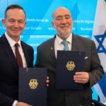 Bundesdigitalminister Dr. Volker Wissing und der israelische Botschafter Ron Prosor.