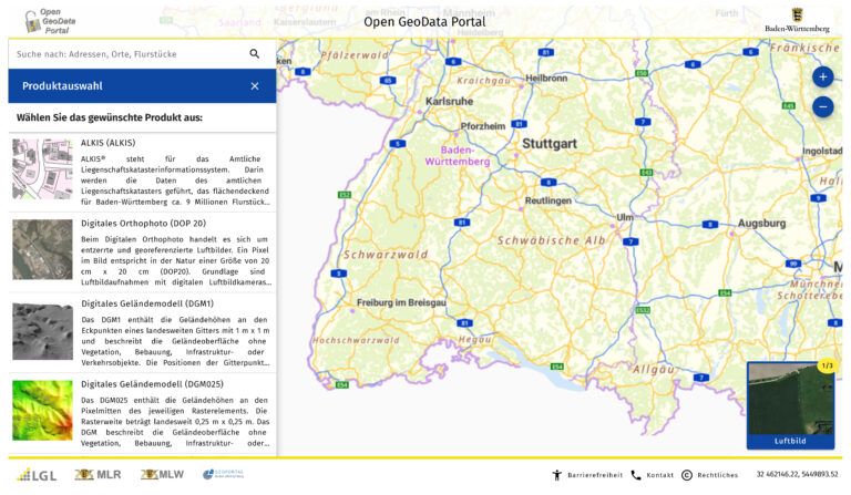 Screenshot der Startseite des Open GeoData Portals, der eine Landkarte und eine seitlich eingeblendete Produktauswahl zeigt.